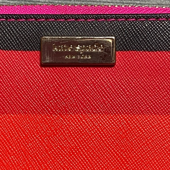 Kate Spade long bright stripe zip around wallet, EUC 8”x4”x1”, much storage - Picture 3 of 17